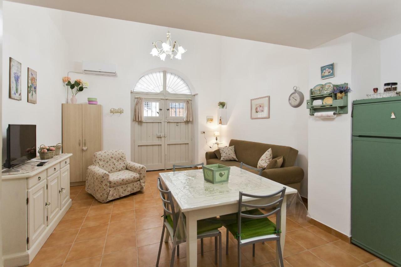 Little House Inside Capo'S Market Apartment Палермо Екстериор снимка